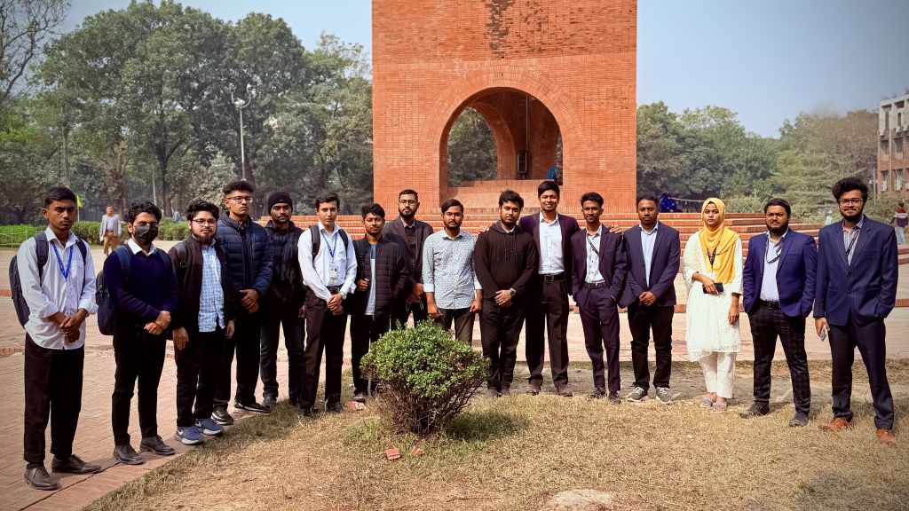 Building Bonds: The SR Dream IT Community Program at Jahangirnagar University